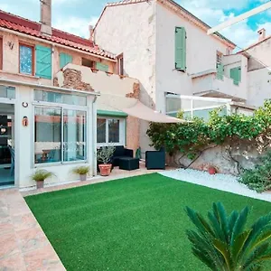  Hébergement de vacances Maison De Agreable / Jardin France