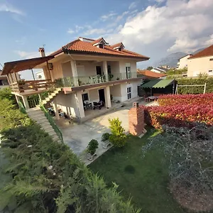 Villa çerpja, Kamez